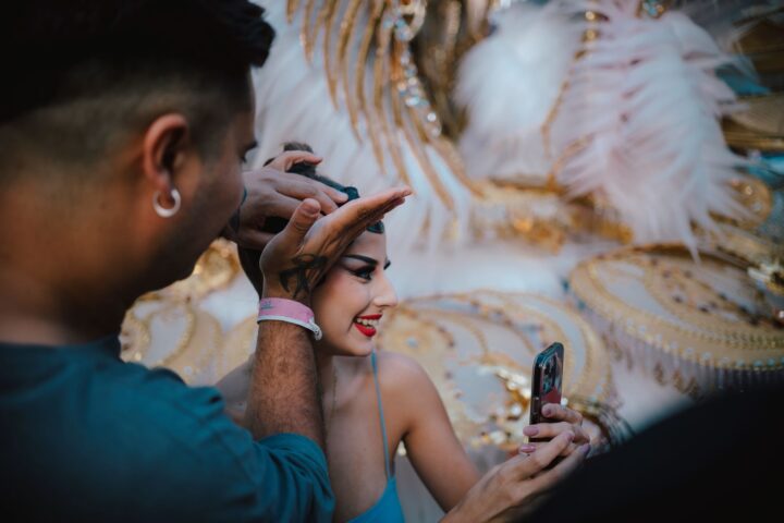 Carnaval en la Calle con la Reina del Centro Comercial Añaza Carrefour