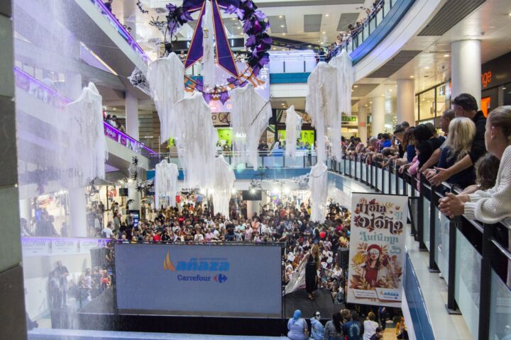 Desfile y pinta caras Centro Comercial Añaza Carrefour