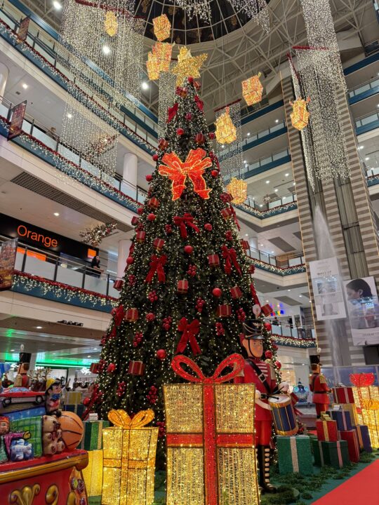 La Magia de la Navidad Ilumina CC Añaza Carrefour